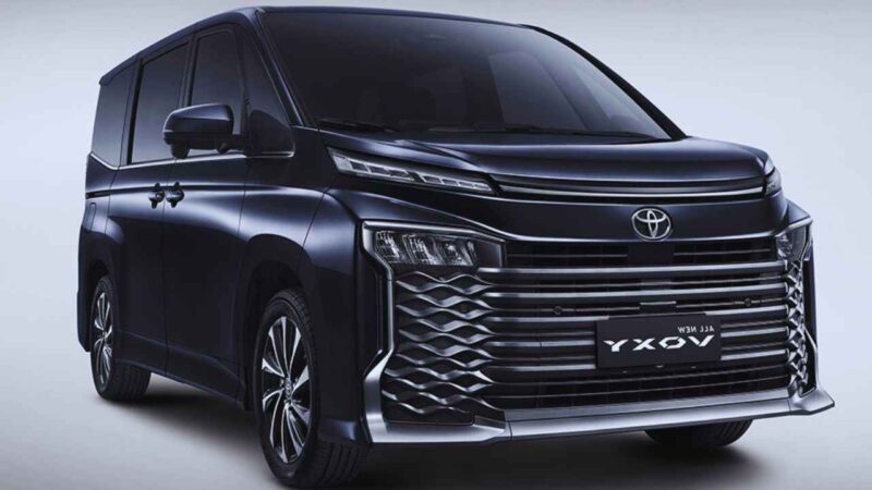 Daftar Harga Toyota Voxy Maret 2026: Cek Selisih Tipe Non-Premium dan Premium Color (Foto: Toyota/medcom)