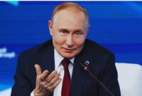 Pesan Hangat Putin di Hari Lebaran: Soroti Nilai Moral Islam dan Pengabdian Patriotik (Dok. Mikhail Metzel, Sputnik, Foto Pool Kremlin via AP/Liputan6)