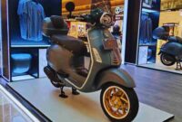 Vespa Officina 8 Meluncur di Indonesia: Intip Spesifikasi Mewah dan Simulasi Kreditnya (Foto: Mecom.id/Ekawan Raharja)