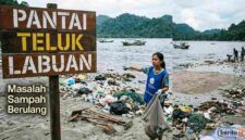 Ilustrasi. Ironi Teluk Labuan: Gelar Pantai Terkotor yang Sulit Lepas Meski Berkali-kali Dibersihkan (Foto: AI)