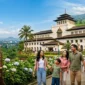 Pesona Kota Kembang: Alasan Bandung Selalu Jadi Primadona Wisata (Foto: AI)