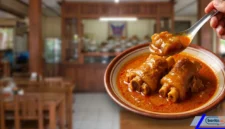 Rahasia Gulai Tunjang Gurih Tanpa Santan: Trik 'Gelatin' yang Bikin Kuah Tetap Legit (Foto: AI)