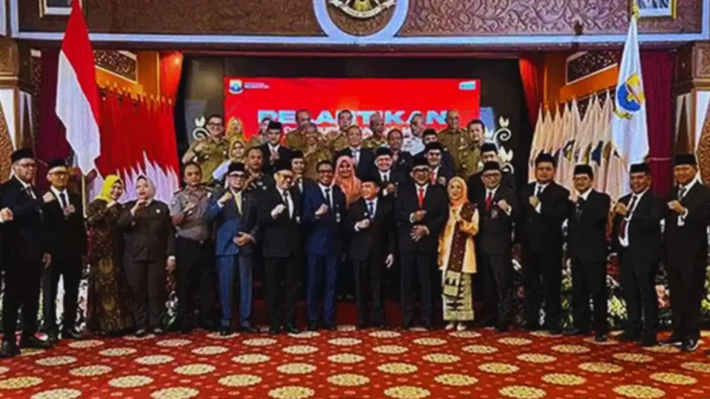 Gubernur Al Haris Lantik Sudirman Jadi Komisaris Utama Bank Jambi (Foto: jentik)