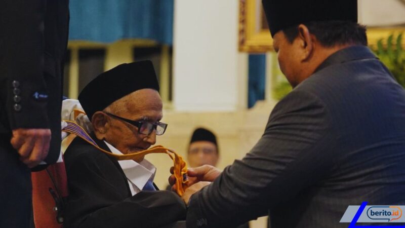 Nyak Sandang Donatur Pesawat Pertama RI Seulawah RI-001 Meninggal Dunia (doc. Setneg/voi)