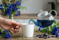 Rahasia di Balik Warna Ungu Bunga Telang: Benarkah Bisa Turunkan Gula Darah dan Perbaiki Mood? (Foto: AI)