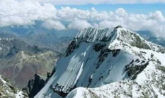 Mengenal Carstensz Pyramid: Puncak dengan Medan Paling Mematikan