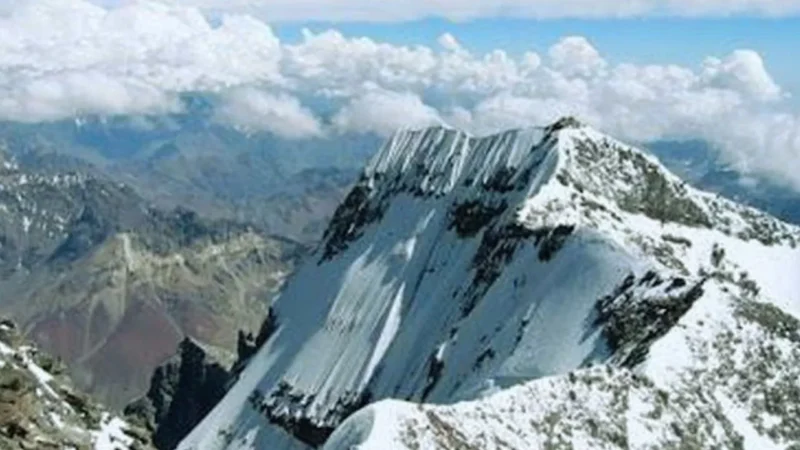 Mengenal Carstensz Pyramid: Puncak dengan Medan Paling Mematikan (Foto: Dok. Situs Satpol PP Provinsi Papua)