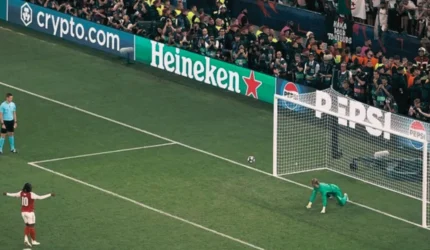 kritik Steven Gerrard terhadap penalti Eberechi Eze