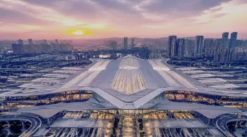 Megah! China Operasikan Stasiun Kereta Terbesar Dunia Seluas 170 Lapangan Bola
(Foto:monitorday)