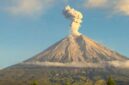 Gunung Semeru Erupsi Hari Ini, Kolom Abu Vulkanik Mencapai 1 Kilometer
(Foto:limapagi)