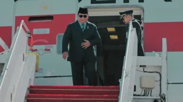Prabowo Tiba di Prancis, Siap Tingkatkan Kerja Sama Strategis dengan Macron
(Foto: Sekretariat Presiden RI/kompas)
