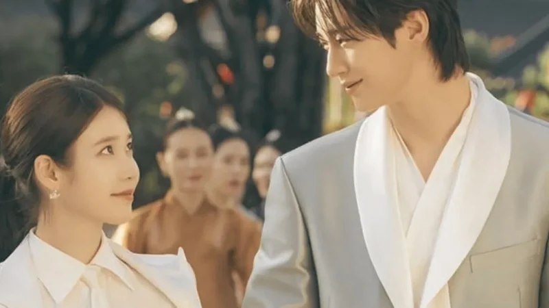 IU dan Byeon Woo Seok dalam film Perfect Crown (Foto: MBC/beautynesia)