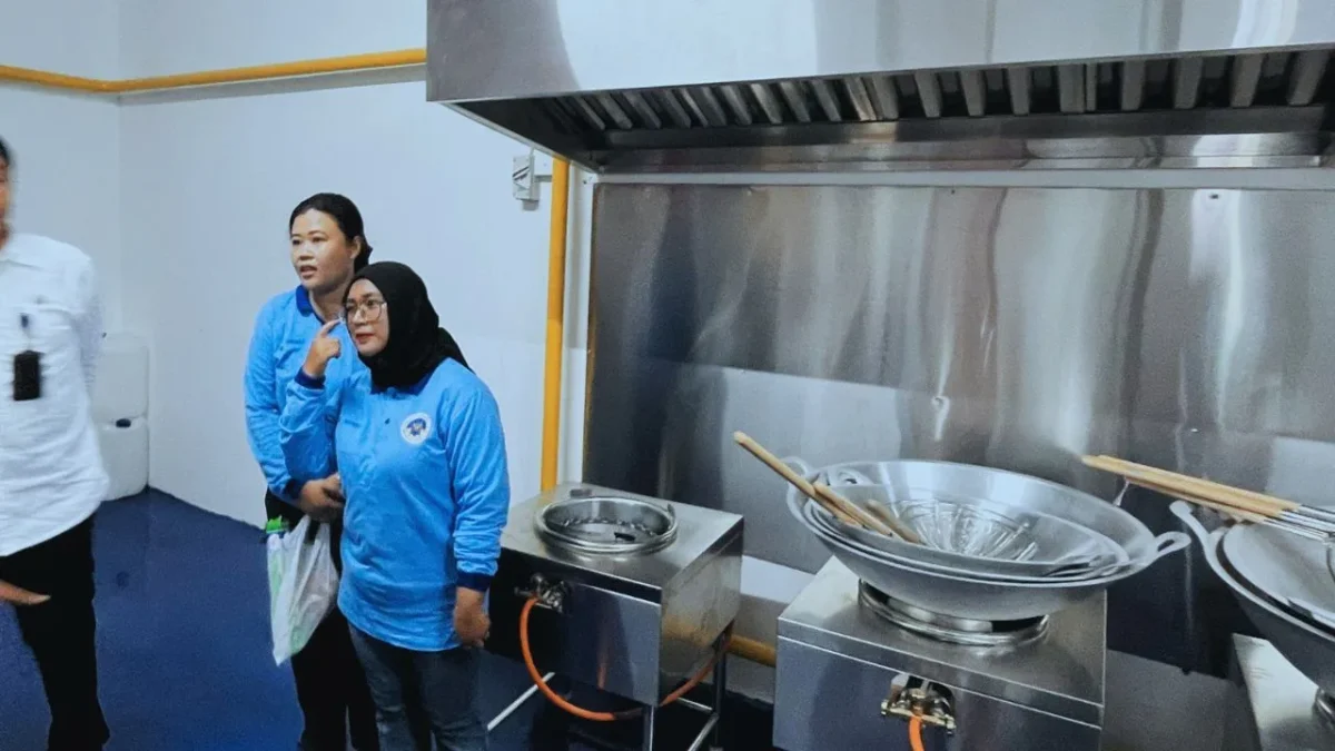 Puluhan Dapur MBG di Batam Tidak Beroperasi
(Foto:  Yashinta/ Batam Pos)