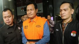 Bupati Muara Enim Edison Resmi Ditahan KPK
(Foto: law-justice)