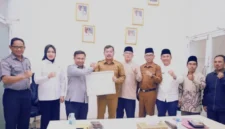 Kemenkum Jambi Sahkan Sertifikat Indikasi Geografis Beras Payo Kerinci
(Foto: dok. Humas Kanwil Kemenkum Jambi/rri)