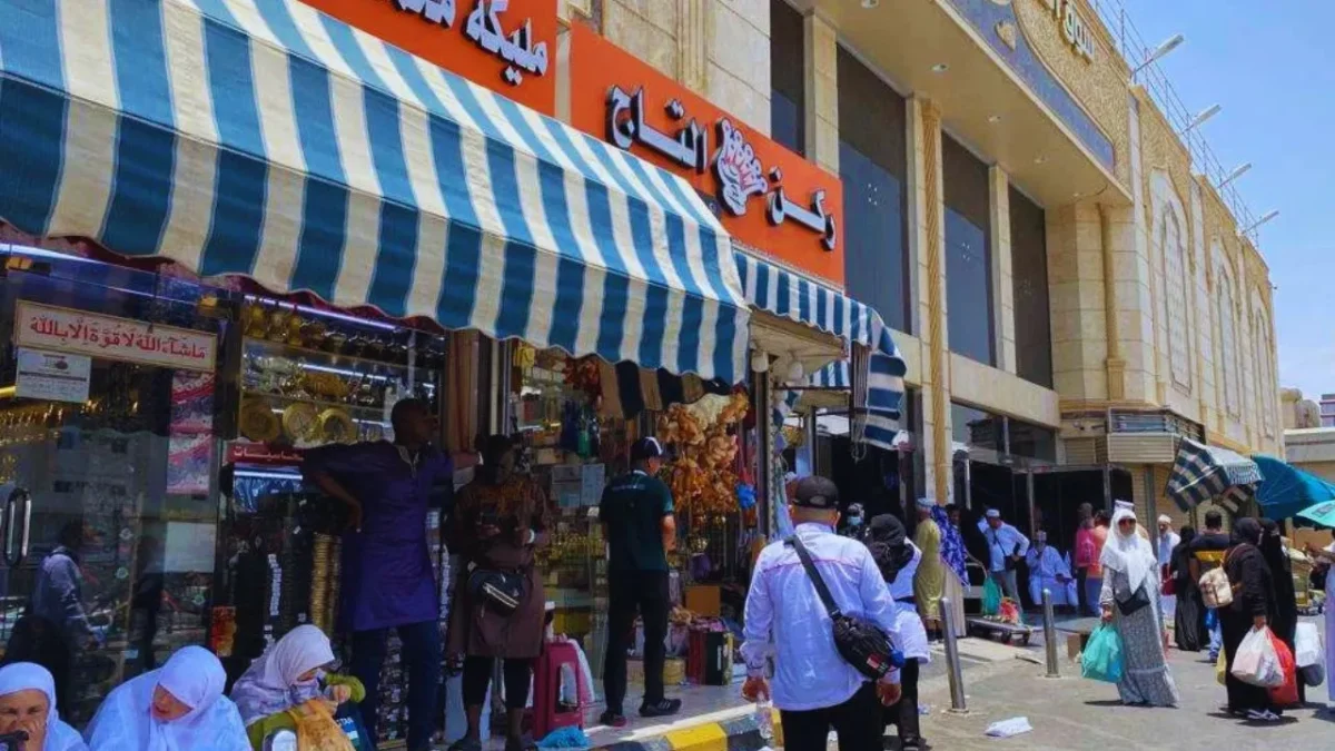 Pasar Kakiyah Jadi Surga Oleh-oleh Jemaah Haji
(Foto: ist
/ngopibareng)