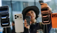 iPhone 17 Jadi Smartphone Terlaris Dunia Q1 2026, Apple Kuasai Tiga Besar(Foto:AnnWang/REUTERS
/kumparan)