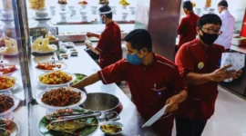 Berburu Kuliner Minang Legendaris di Kawasan Benhil
(Foto: GARRY LOTULUNG
/kompas)