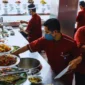 Berburu Kuliner Minang Legendaris di Kawasan Benhil
(Foto: GARRY LOTULUNG
/kompas)