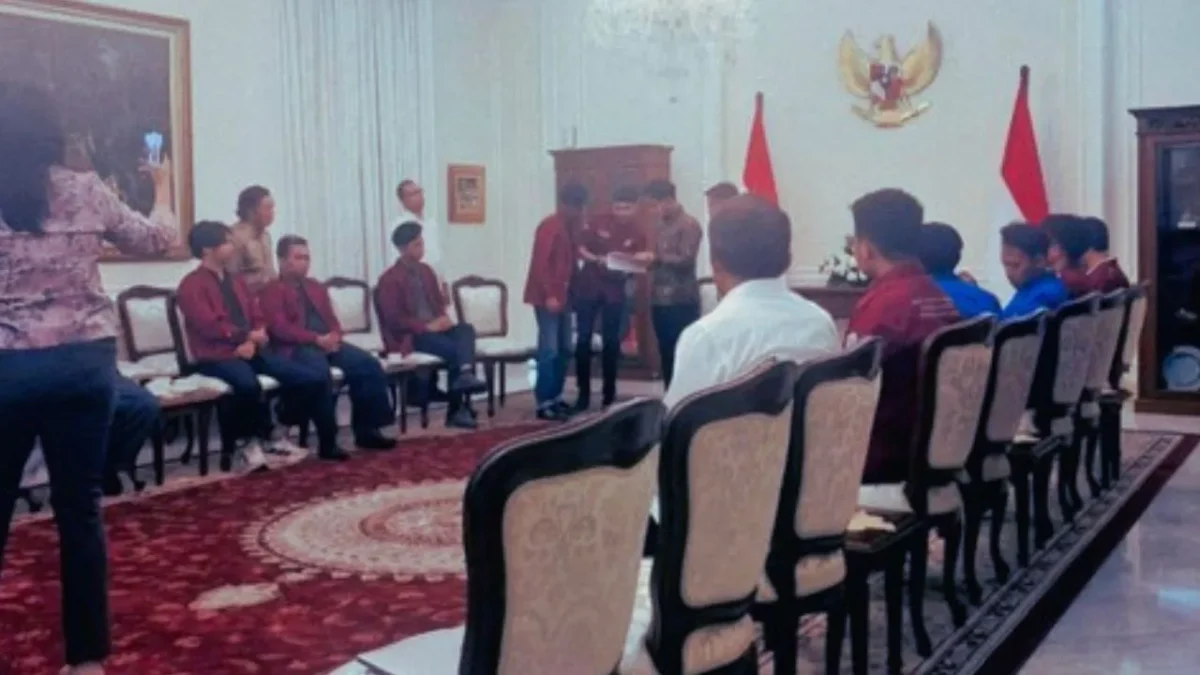 Gibran Temui Mahasiswa Pendemo di Istana Wapres
(Foto: ist/detik)