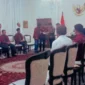 Gibran Temui Mahasiswa Pendemo di Istana Wapres
(Foto: ist/detik)