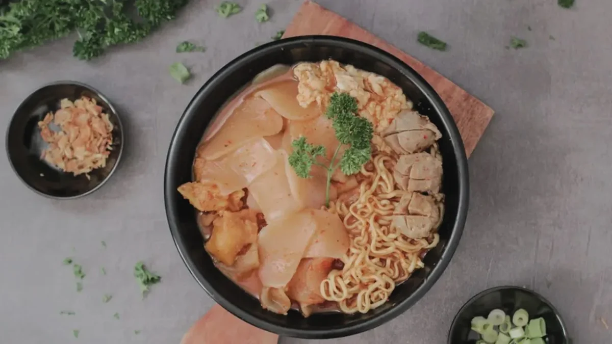 Resep Seblak Rumahan Tidak Pedas Dan Gurih, Ini Resepnya!!
(Foto: ilustrasi seblak/Agus Mujianto
/Shutterstock
/fimela)