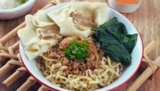 Bosan Olahan Daging? Ini 3 Resep Mie Ayam ala Abang-Abang yang Gurih dan Praktis
(Foto:iStockphoto
/Tyas Indayanti/cnn)