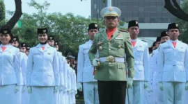 Profil Kolonel Didin, Komandan Upacara yang Dipuji Langsung Presiden Prabowo
(Foto:tangkapanlayar YouTubeSekretariat Presiden/rri)