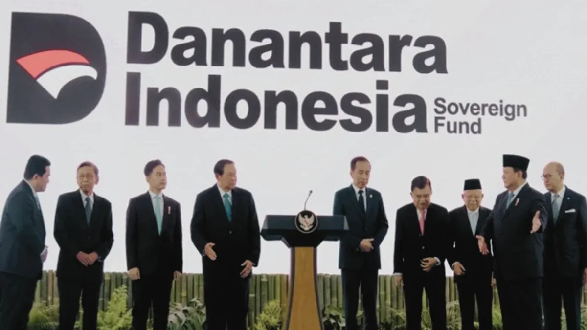 Prabowo dan Danantara Bahas Teknologi Robotik
(Foto:BPMISetpres
/hukumonline)