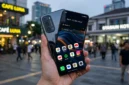 Rekomendasi 5 HP AMOLED Harga Dan Spek Terbaik 2026
(Foto: AI)