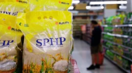 Bulog Siapkan Beras SPHP Premium Beras Kita untuk Tekan Harga Beras(Foto: CNN Indonesia/Safir Makki