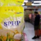 Bulog Siapkan Beras SPHP Premium Beras Kita untuk Tekan Harga Beras(Foto: CNN Indonesia/Safir Makki