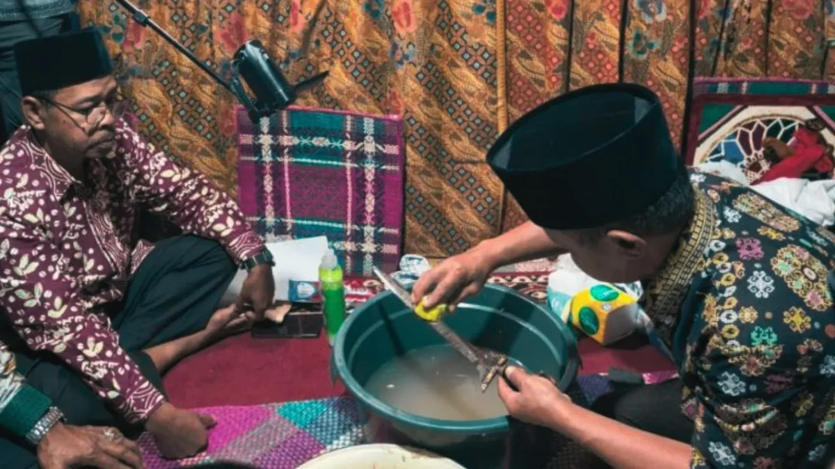 Luhah Rio Jayo Gelar Ritual Penyucian Benda Pusaka
(Foto: iNBrita)